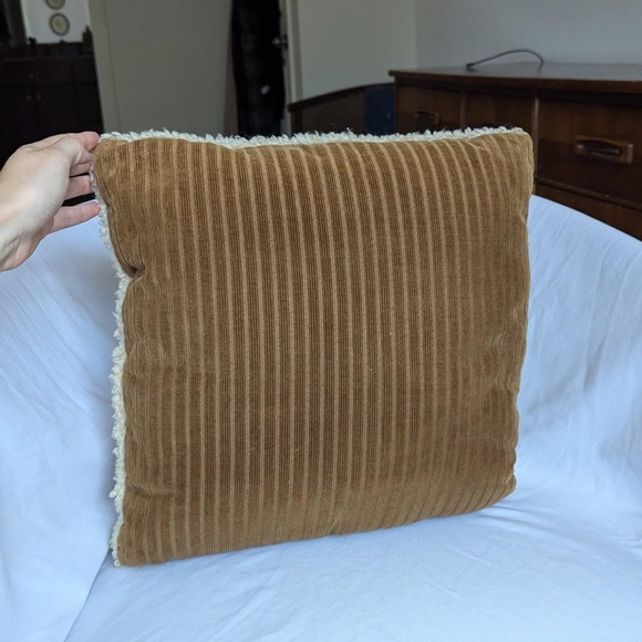 Vintage Latch Hook Woven Bunny Butterfly Kitchy Decor Pillow - Picture 5 of 7